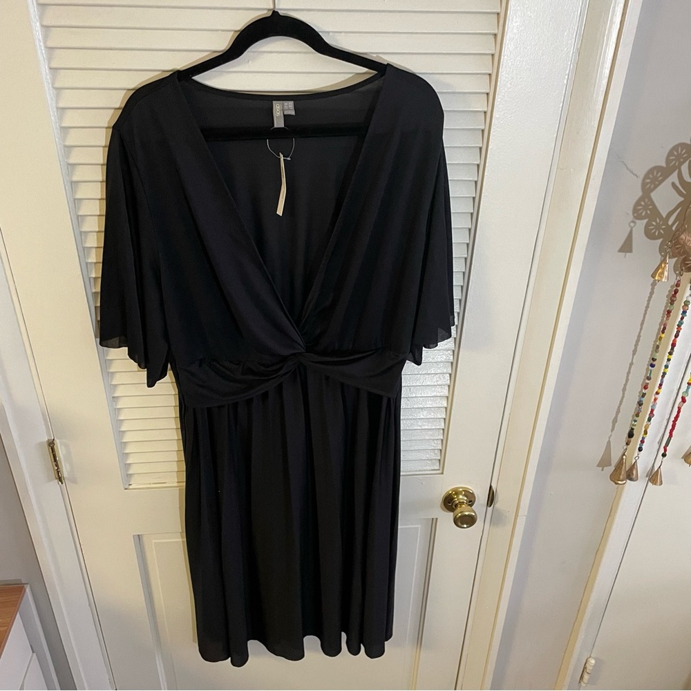 NWT | ASOS Curve | Twist Detail Pleated Kimono Midi Black Dress Size: 18